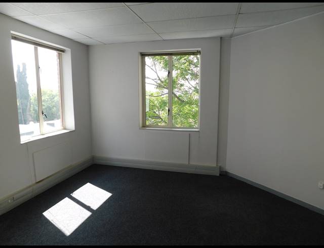 303M² OFFICE TO LET IN FERNDALE